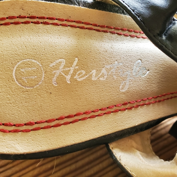 Women's open toe platform ankle strap open toe wedge sandals. Size 11. - Picture 6 of 15